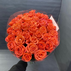 29 коралловых роз
